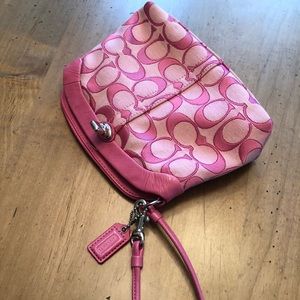 Super cute, easy to carry around, PINK Coach